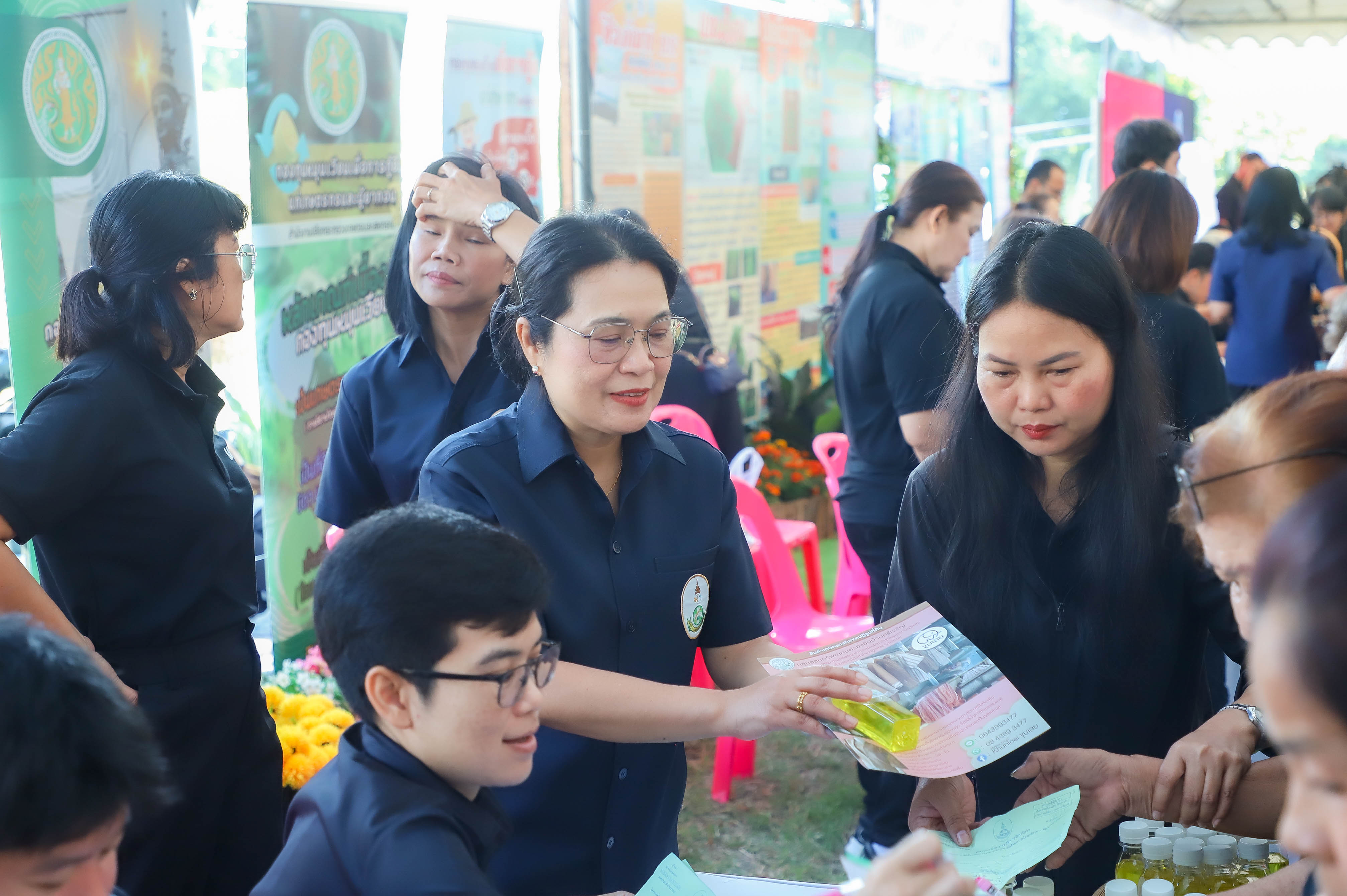 title - รองนายกฯ และรัฐมนตรีว่าการกระทรวงเกษตรฯ เปิดโครงการคลินิกเกษตรเคลื่อนที่ในพระราชานุเคราะห์ฯ ณ จังหวัดนครปฐม